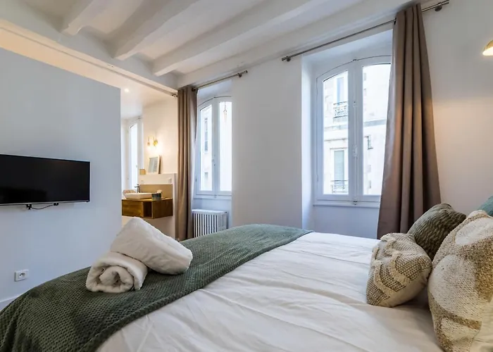 Mellow Keyweek Town House