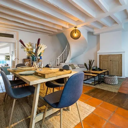Mellow Keyweek Town House Holiday home