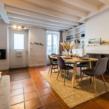 Mellow Keyweek Town House Holiday home
